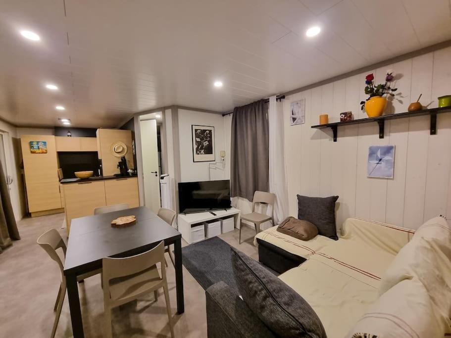 La Cabane 27 ~ Chalet Cosy Au Bord Du Lac De Peyre ลาบูแอร์ ภายนอก รูปภาพ